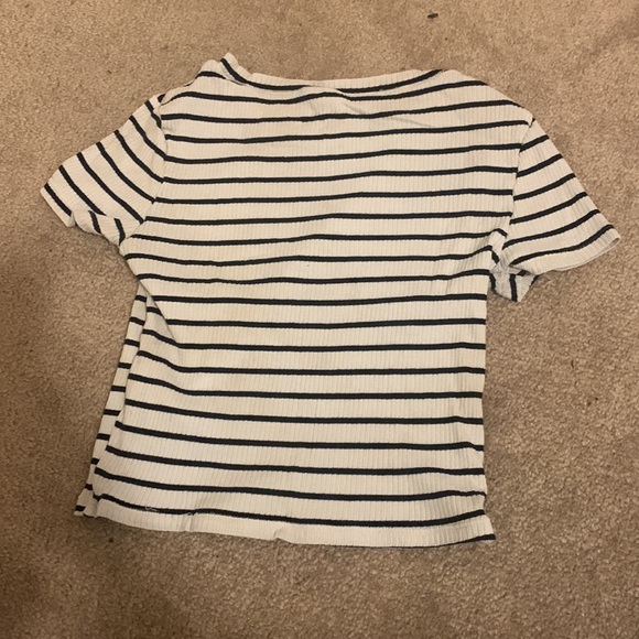 White and Black striped crop top. - Picture 2 of 3